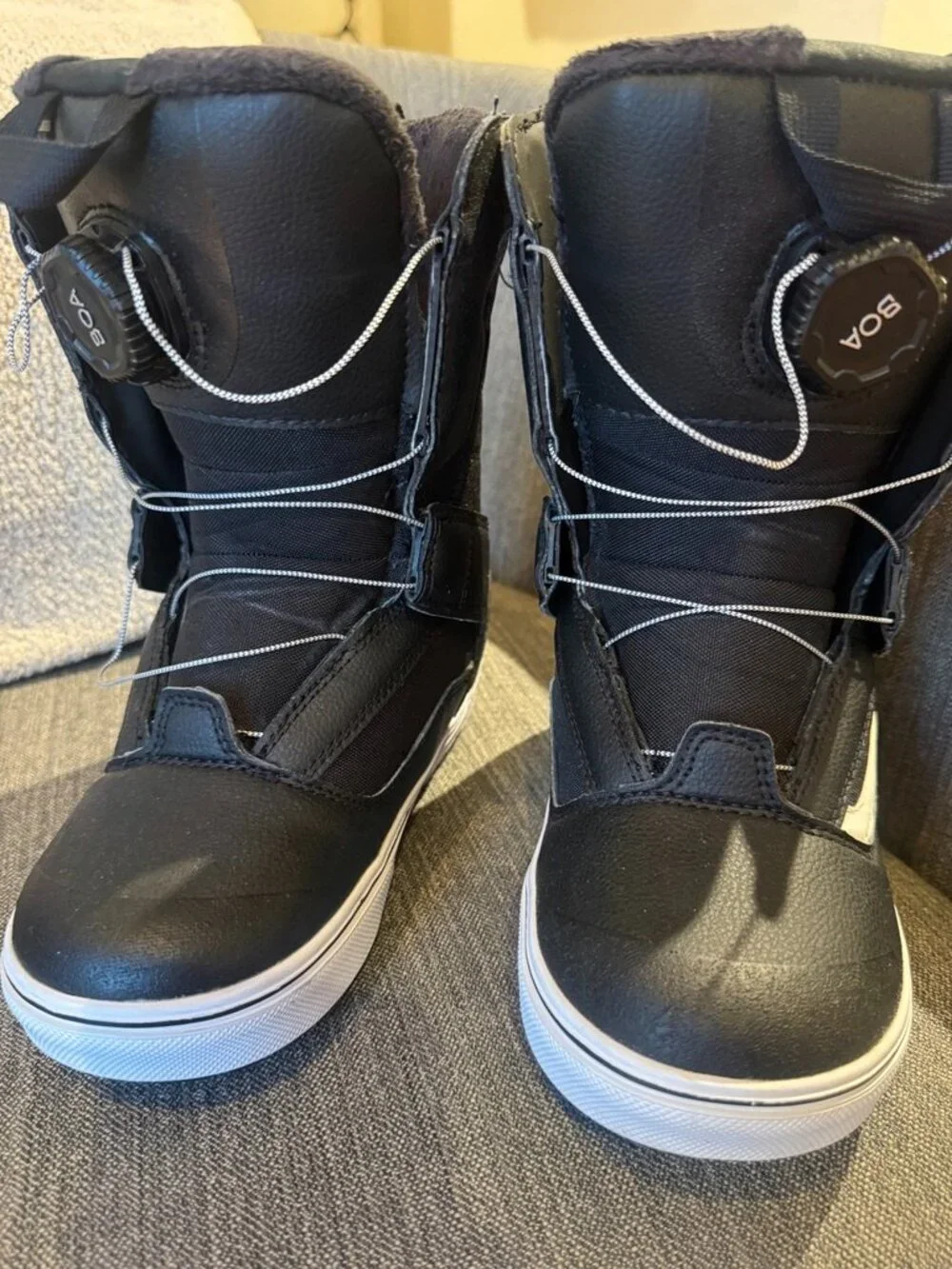 Vans Juvie Kids Snowboard Boots Sz 3 Black BOA